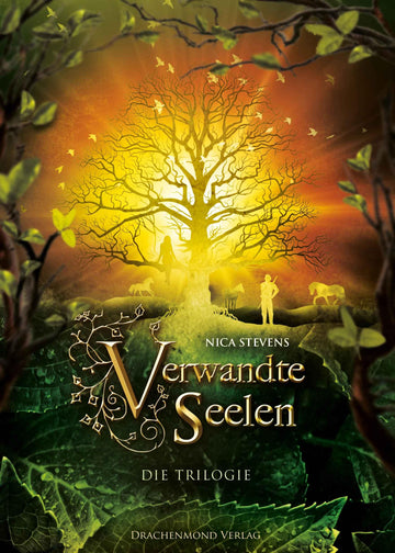 Das Cover zeigt die Silhouette eines kahlen Baumes, in deren Zweigen eine Frau sitzt. Rechts neben dem Baum kann man eine Person und zwei Pferde erkennen, links daneben ein weiteres Pferd. Im unteren Drittel des Covers sind Blätter abgebildet, welche grüngold schimmern. Das Cover hat am Rand Zweige und Blätter abgebildet. Der Titel und der Name der Autorin stehen unterhalb des Baumes. Das Cover ist in Grüngold-Tönen gehalten.